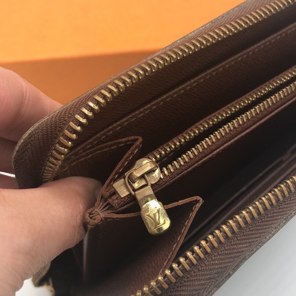 LV Zippy Organizer - Picture 10 of 13